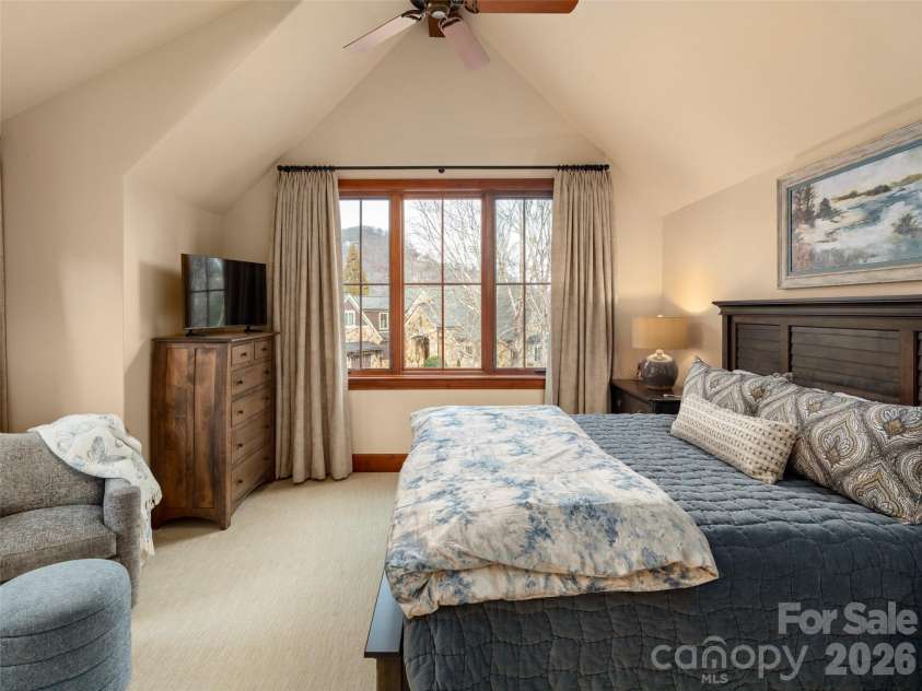 575 Walnut Valley Parkway, Arden, NC 28704.  MLS# CAR4354869, YatesRealty ID 3178. 