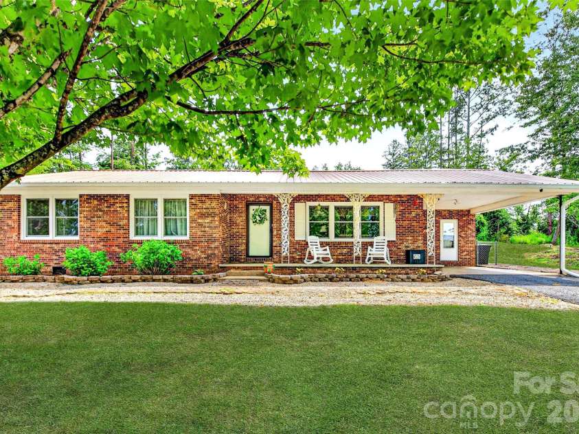 2355 Tatertown Loop, Nebo, NC 28761.  MLS# CAR4395687, YatesRealty ID 31781. 