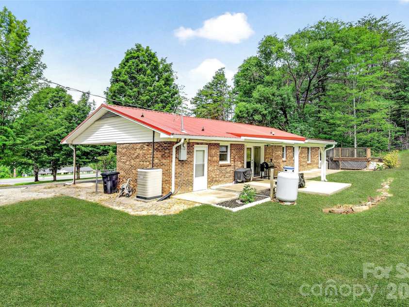 2355 Tatertown Loop, Nebo, NC 28761.  MLS# CAR4395687, YatesRealty ID 31781. 