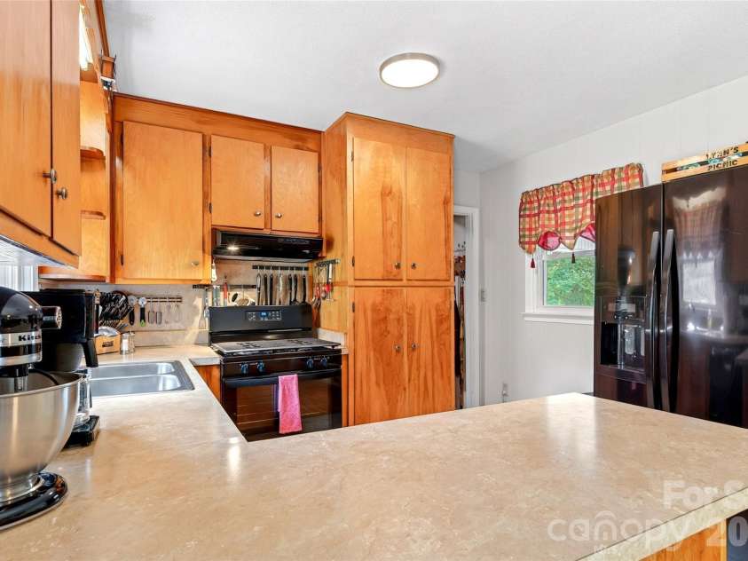 2355 Tatertown Loop, Nebo, NC 28761.  MLS# CAR4395687, YatesRealty ID 31781. 
