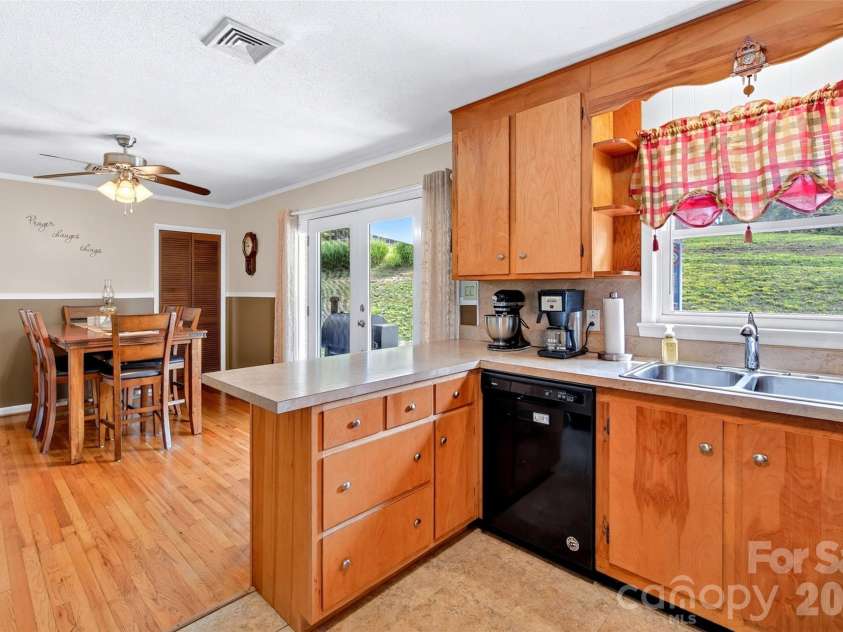 2355 Tatertown Loop, Nebo, NC 28761.  MLS# CAR4395687, YatesRealty ID 31781. 