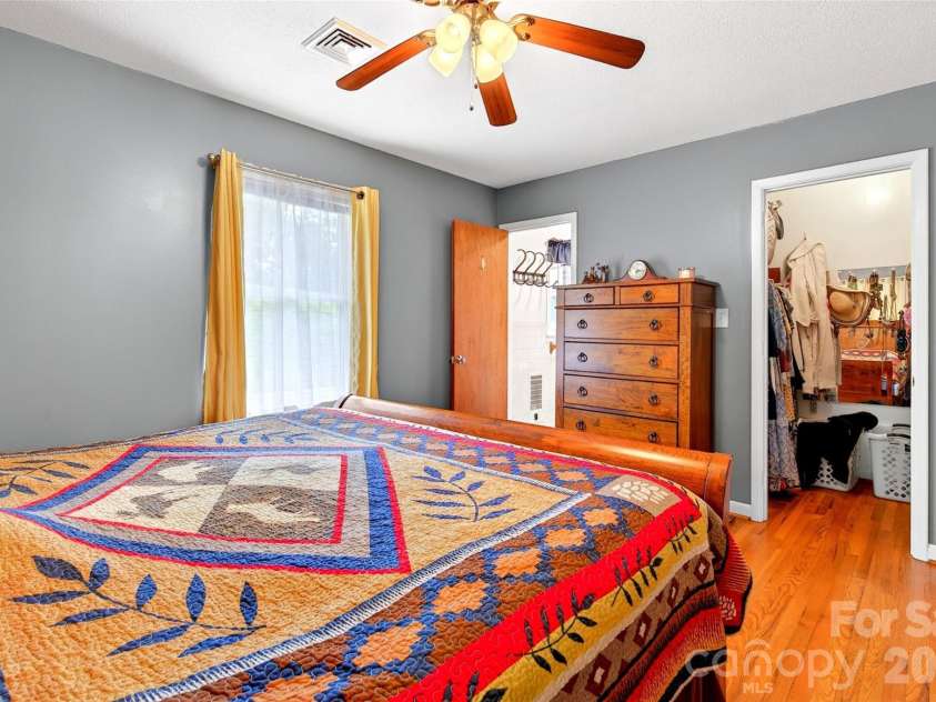 2355 Tatertown Loop, Nebo, NC 28761.  MLS# CAR4395687, YatesRealty ID 31781. 