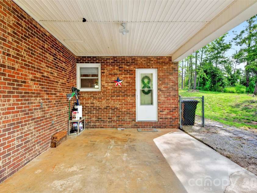 2355 Tatertown Loop, Nebo, NC 28761.  MLS# CAR4395687, YatesRealty ID 31781. 