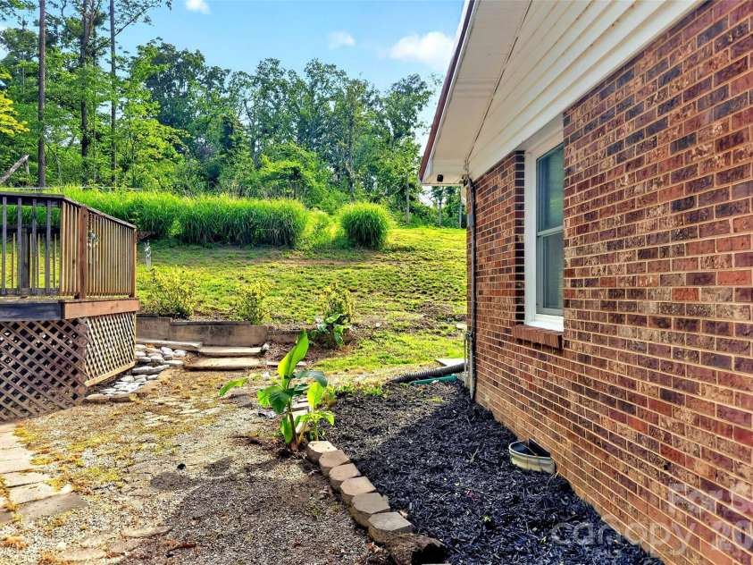 2355 Tatertown Loop, Nebo, NC 28761.  MLS# CAR4395687, YatesRealty ID 31781. 