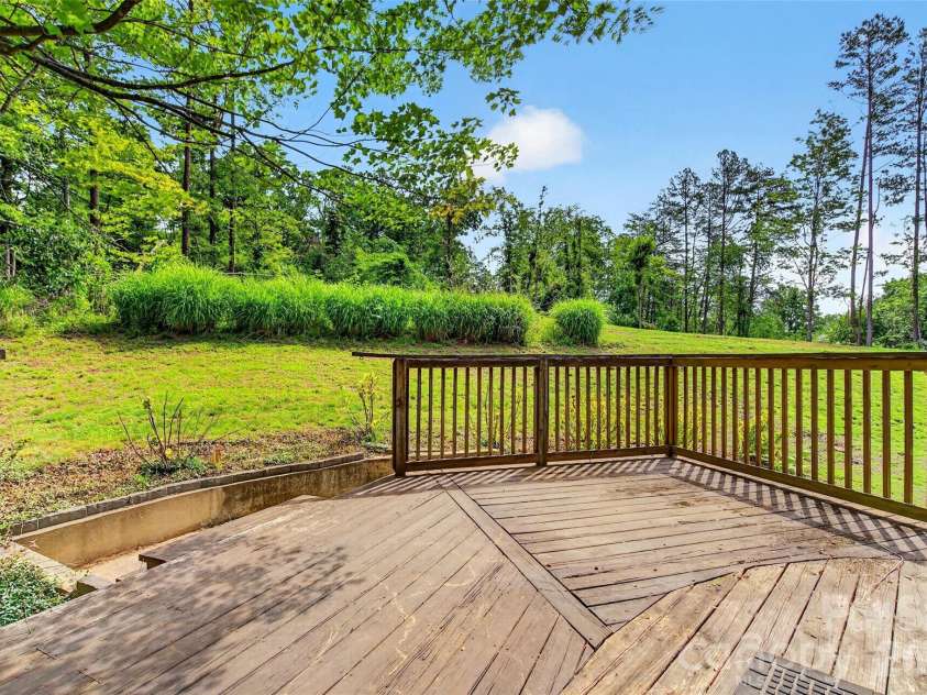 2355 Tatertown Loop, Nebo, NC 28761.  MLS# CAR4395687, YatesRealty ID 31781. 