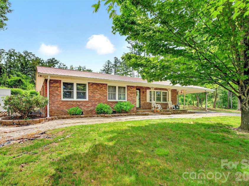 2355 Tatertown Loop, Nebo, NC 28761.  MLS# CAR4395687, YatesRealty ID 31781. 