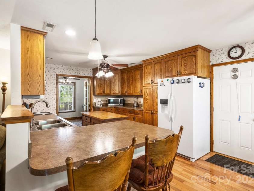 16415 Capps Road, Charlotte, NC 28278.  MLS# CAR4291823, YatesRealty ID 31782. 