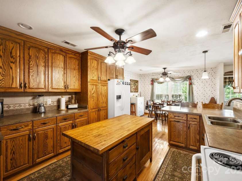 16415 Capps Road, Charlotte, NC 28278.  MLS# CAR4291823, YatesRealty ID 31782. 