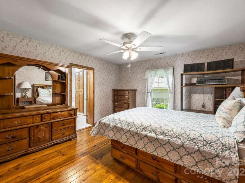 16415 Capps Road, Charlotte, NC 28278.  MLS# CAR4291823, YatesRealty ID 31782. 