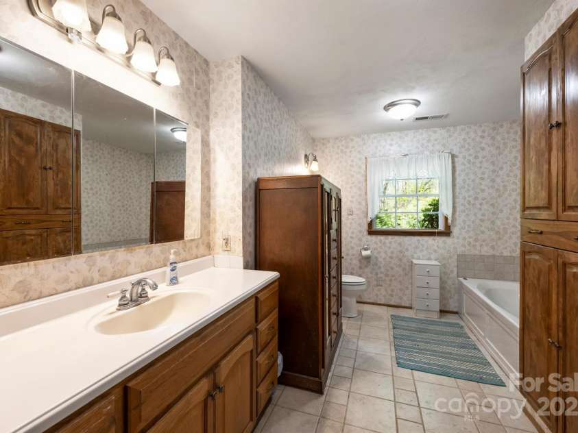 16415 Capps Road, Charlotte, NC 28278.  MLS# CAR4291823, YatesRealty ID 31782. 