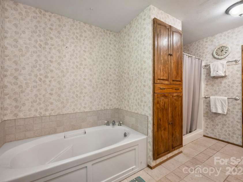 16415 Capps Road, Charlotte, NC 28278.  MLS# CAR4291823, YatesRealty ID 31782. 