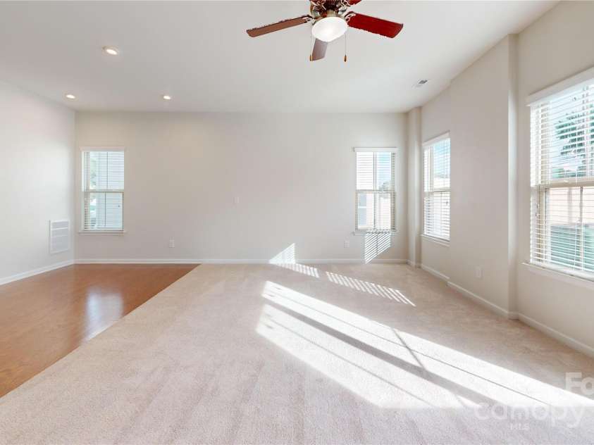 206 Scenic View Lane, Matthews, NC 28104.  MLS# CAR4281413, YatesRealty ID 31783. 