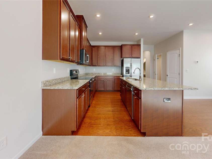 206 Scenic View Lane, Matthews, NC 28104.  MLS# CAR4281413, YatesRealty ID 31783. 