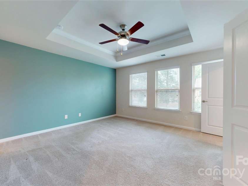 206 Scenic View Lane, Matthews, NC 28104.  MLS# CAR4281413, YatesRealty ID 31783. 