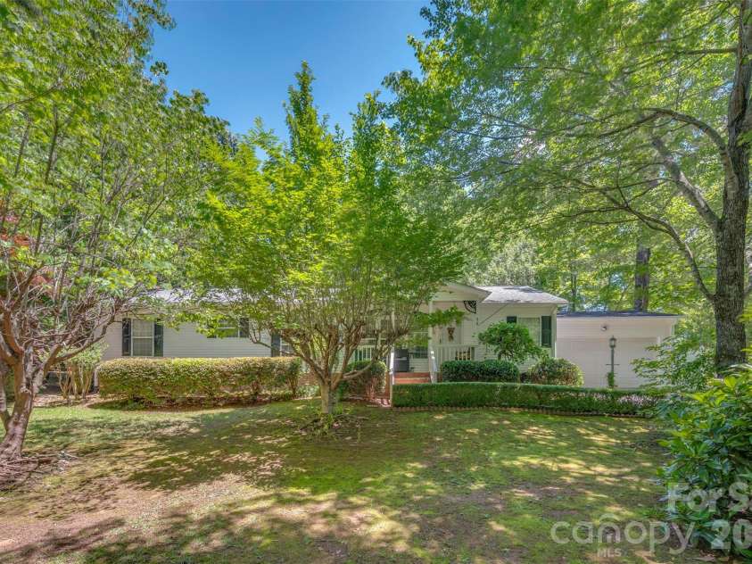 98 Lanning Drive, Columbus, NC 28722.  MLS# CAR4394991, YatesRealty ID 31783. 