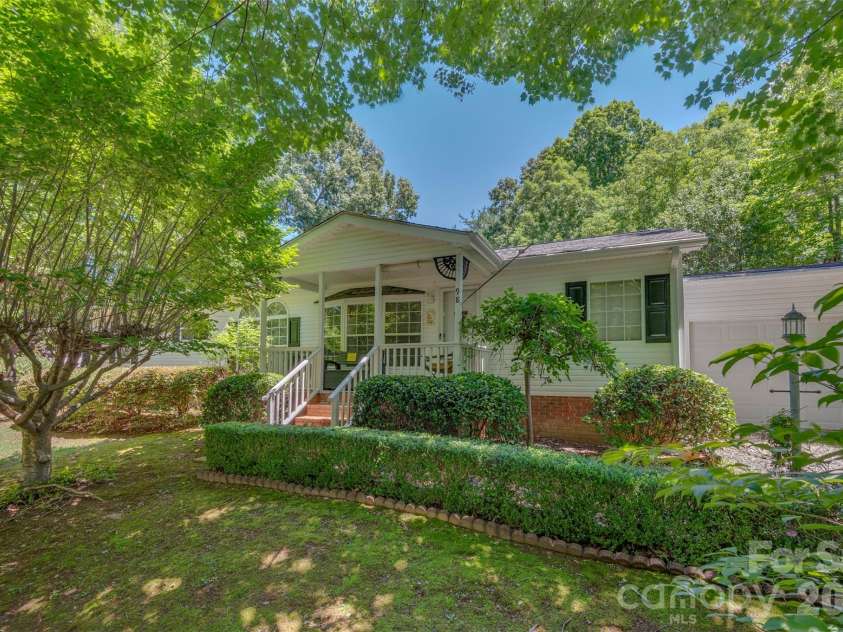 98 Lanning Drive, Columbus, NC 28722.  MLS# CAR4394991, YatesRealty ID 31783. 