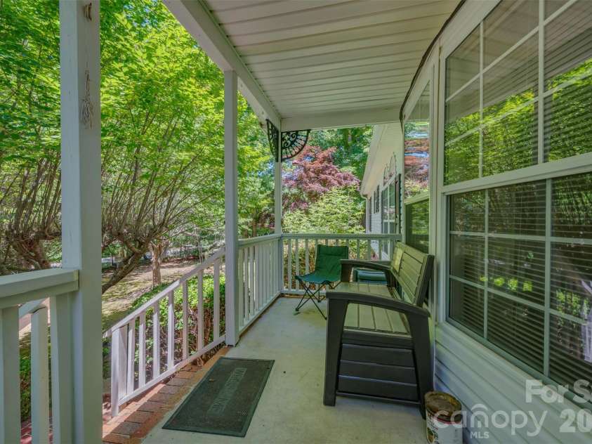 98 Lanning Drive, Columbus, NC 28722.  MLS# CAR4394991, YatesRealty ID 31783. 