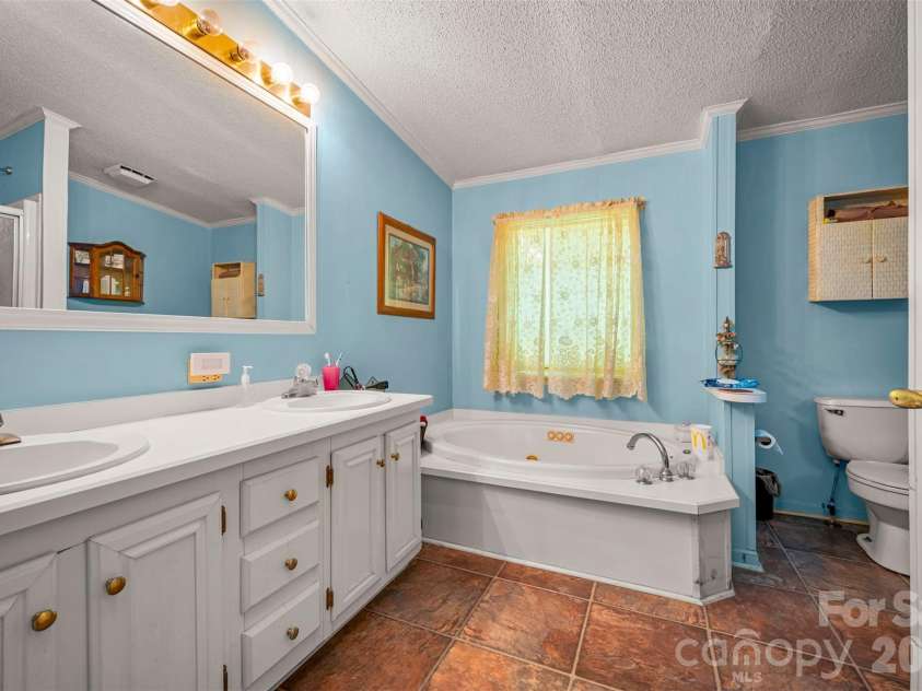 98 Lanning Drive, Columbus, NC 28722.  MLS# CAR4394991, YatesRealty ID 31783. 