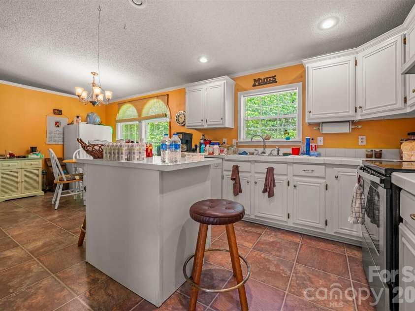 98 Lanning Drive, Columbus, NC 28722.  MLS# CAR4394991, YatesRealty ID 31783. 
