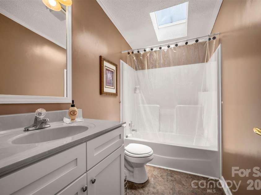 98 Lanning Drive, Columbus, NC 28722.  MLS# CAR4394991, YatesRealty ID 31783. 