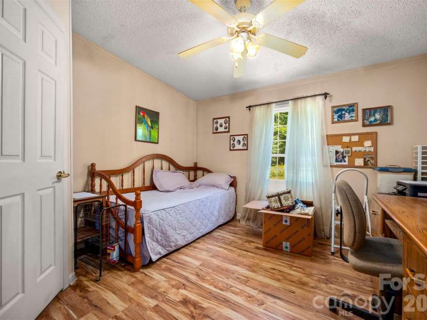 98 Lanning Drive, Columbus, NC 28722.  MLS# CAR4394991, YatesRealty ID 31783. 