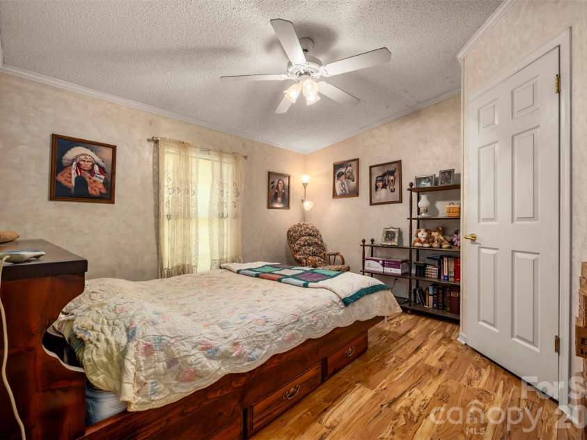 98 Lanning Drive, Columbus, NC 28722.  MLS# CAR4394991, YatesRealty ID 31783. 