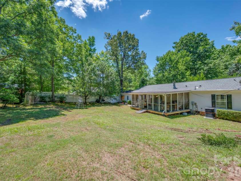 98 Lanning Drive, Columbus, NC 28722.  MLS# CAR4394991, YatesRealty ID 31783. 