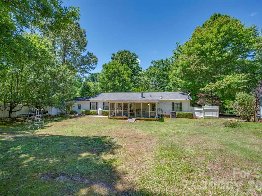 98 Lanning Drive, Columbus, NC 28722.  MLS# CAR4394991, YatesRealty ID 31783. 