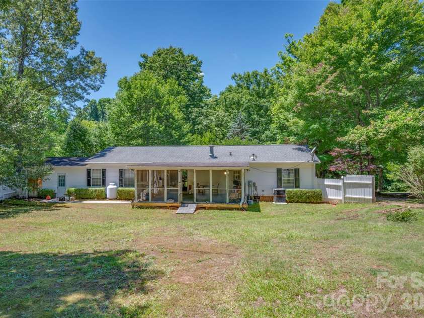98 Lanning Drive, Columbus, NC 28722.  MLS# CAR4394991, YatesRealty ID 31783. 