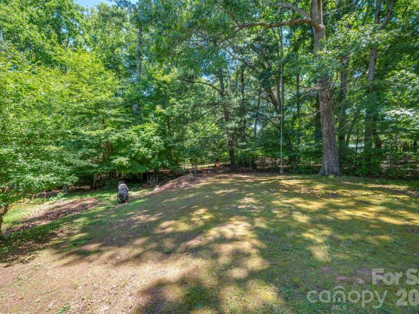 98 Lanning Drive, Columbus, NC 28722.  MLS# CAR4394991, YatesRealty ID 31783. 