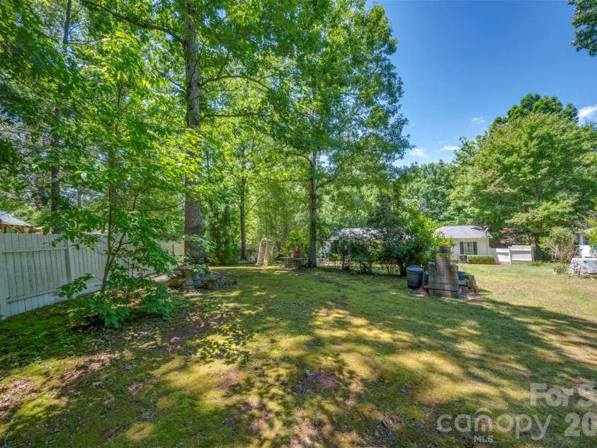 98 Lanning Drive, Columbus, NC 28722.  MLS# CAR4394991, YatesRealty ID 31783. 