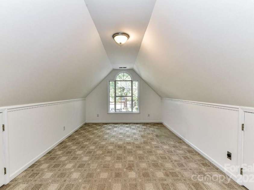 9029 Torrence Crossing Drive, Huntersville, NC 28078.  MLS# CAR4275401, YatesRealty ID 31784. Bonus Room with attic storage!