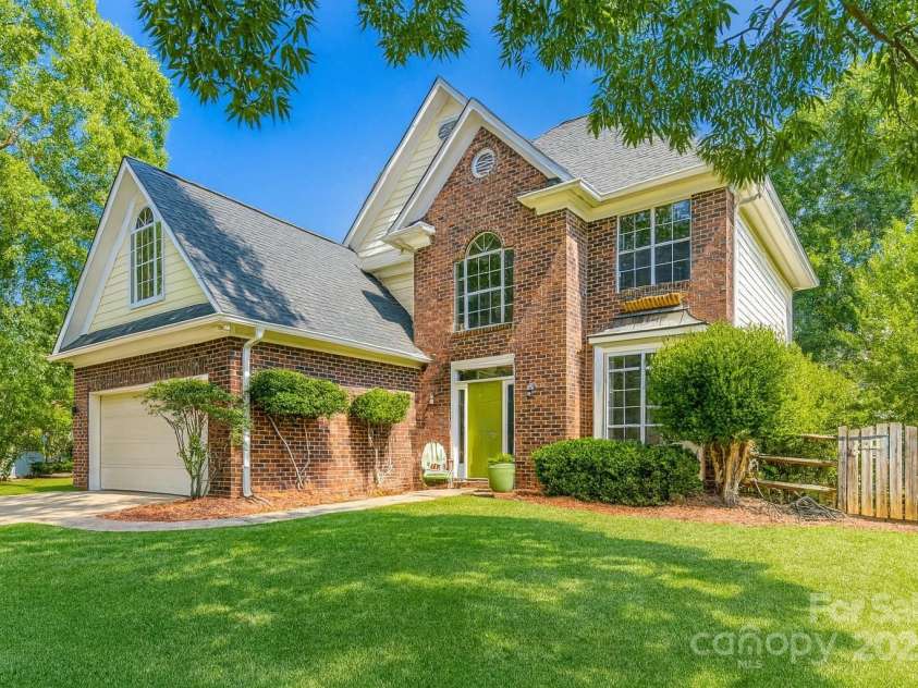 9029 Torrence Crossing Drive, Huntersville, NC 28078.  MLS# CAR4275401, YatesRealty ID 31784. Charming, 2 Story, 3 Bedroom/Bonus, 2.5 Bath Home with 2 Car Garage & Fenced Back Yard, perfectly located in desirable Cedarfield community, in the heart of Huntersville!