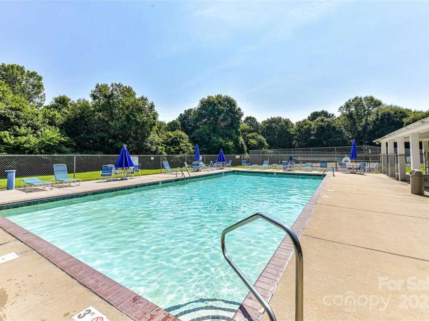 9029 Torrence Crossing Drive, Huntersville, NC 28078.  MLS# CAR4275401, YatesRealty ID 31784. Community Pool!
