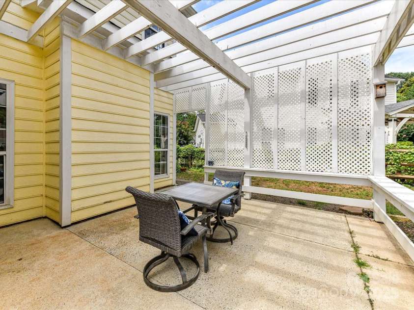 9029 Torrence Crossing Drive, Huntersville, NC 28078.  MLS# CAR4275401, YatesRealty ID 31784. Patio Area with Pergola!