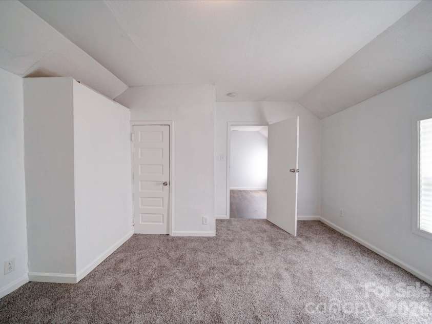 2300 Kennesaw Drive, Charlotte, NC 28216.  MLS# CAR4395642, YatesRealty ID 31785. Primary Bedroom