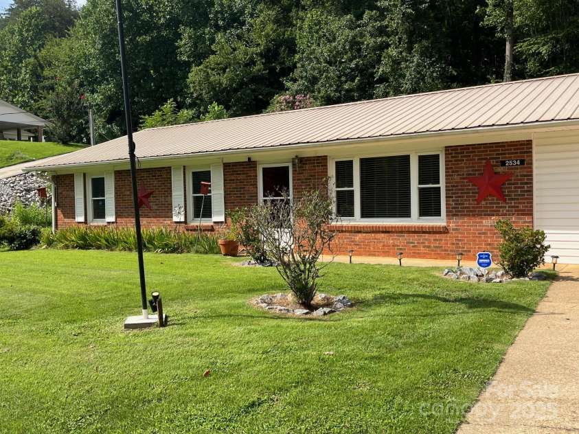 2534 Nix Creek Road, Marion, NC 28752.  MLS# CAR4290762, YatesRealty ID 31785. 