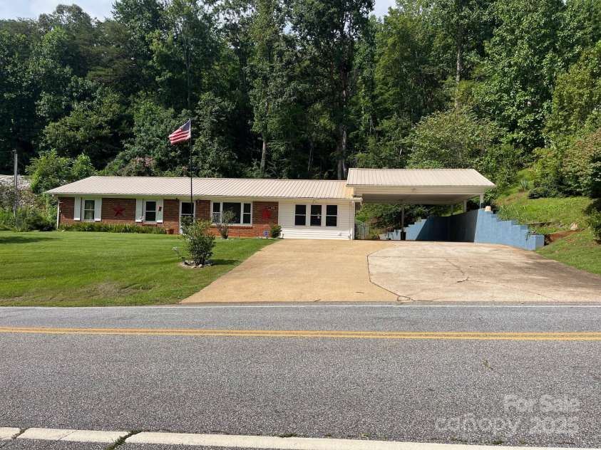 2534 Nix Creek Road, Marion, NC 28752.  MLS# CAR4290762, YatesRealty ID 31785. 