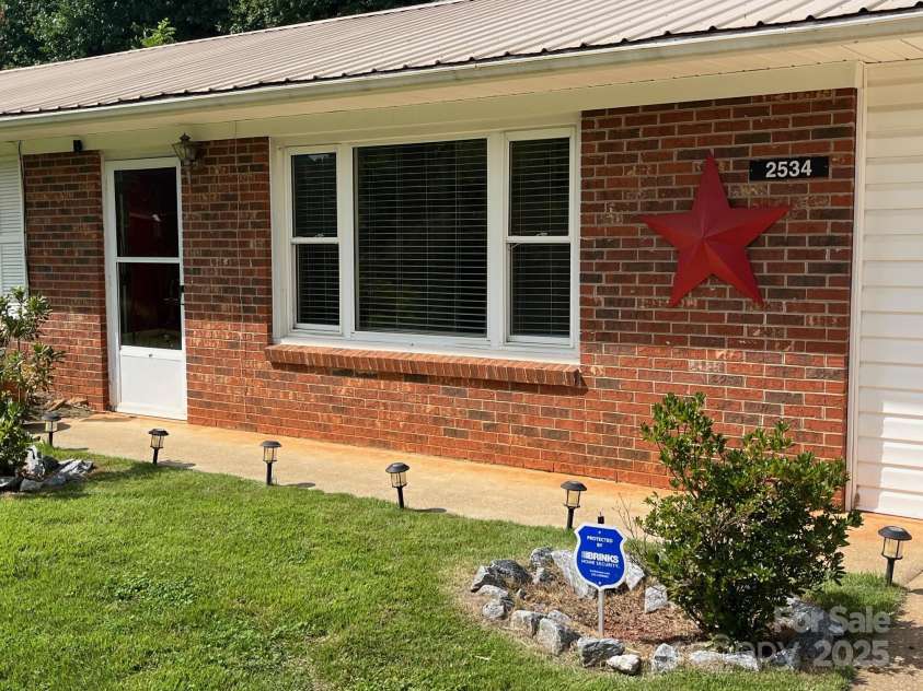 2534 Nix Creek Road, Marion, NC 28752.  MLS# CAR4290762, YatesRealty ID 31785. 