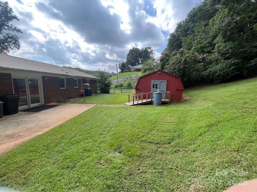 2534 Nix Creek Road, Marion, NC 28752.  MLS# CAR4290762, YatesRealty ID 31785. 