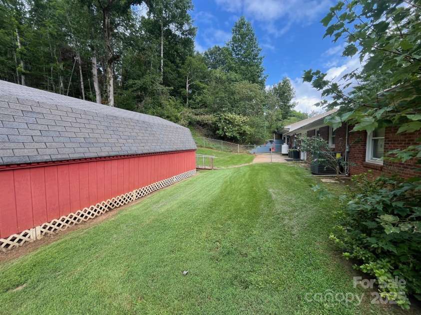 2534 Nix Creek Road, Marion, NC 28752.  MLS# CAR4290762, YatesRealty ID 31785. 