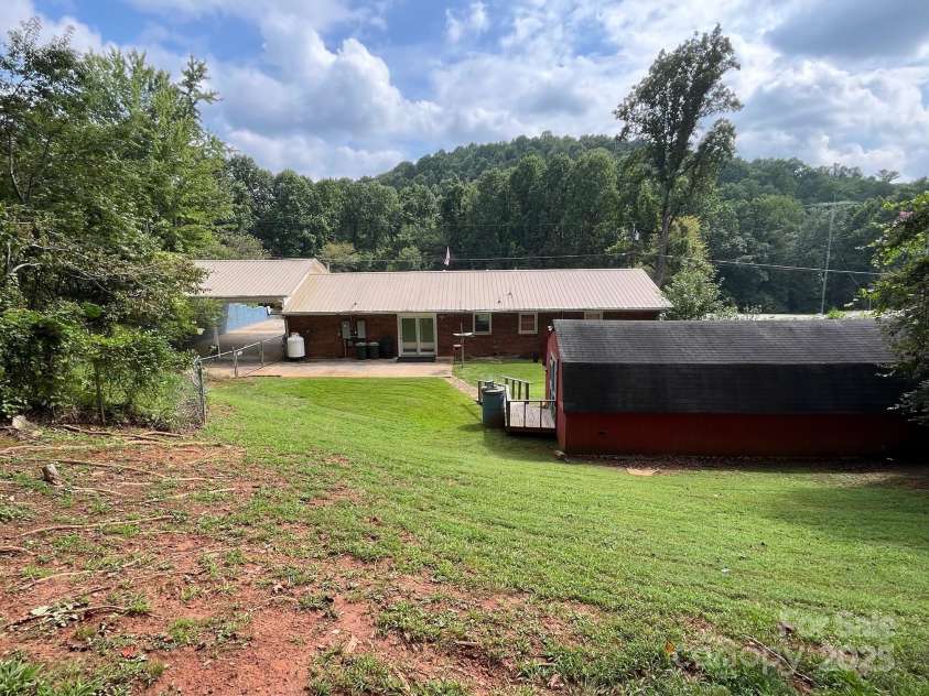 2534 Nix Creek Road, Marion, NC 28752.  MLS# CAR4290762, YatesRealty ID 31785. 