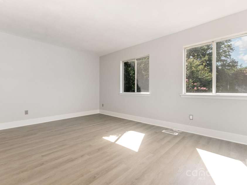 1069 Sardis Cove Drive, Charlotte, NC 28270.  MLS# CAR4278745, YatesRealty ID 31788. 