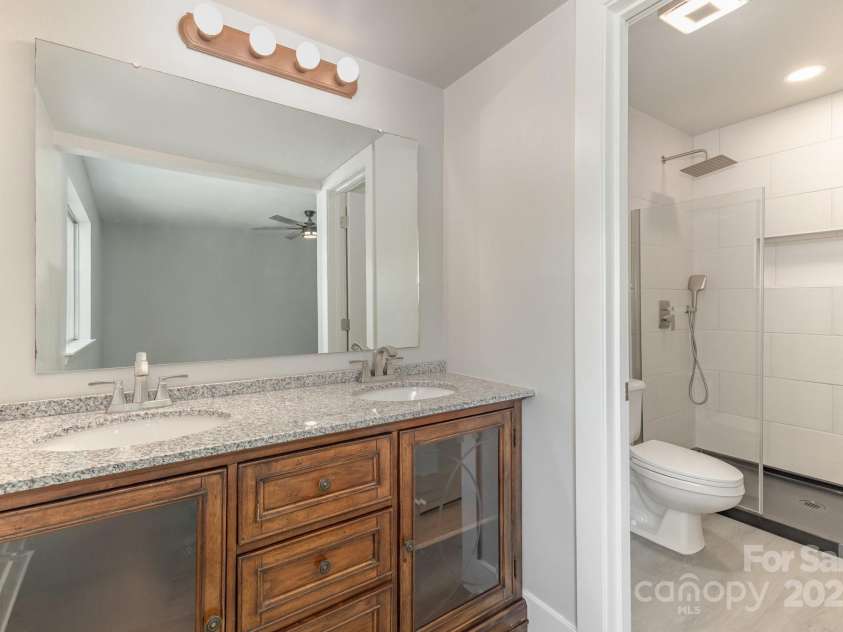 1069 Sardis Cove Drive, Charlotte, NC 28270.  MLS# CAR4278745, YatesRealty ID 31788. 