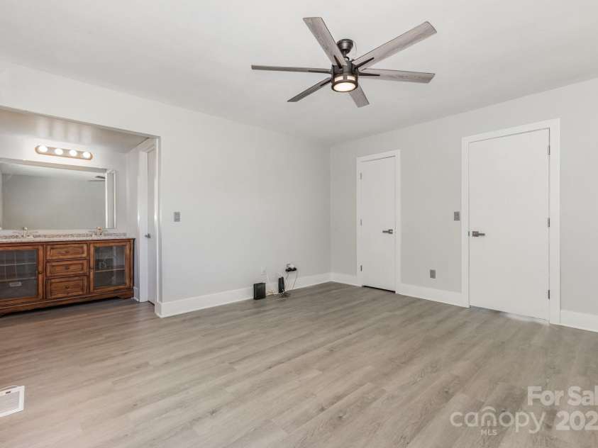 1069 Sardis Cove Drive, Charlotte, NC 28270.  MLS# CAR4278745, YatesRealty ID 31788. 