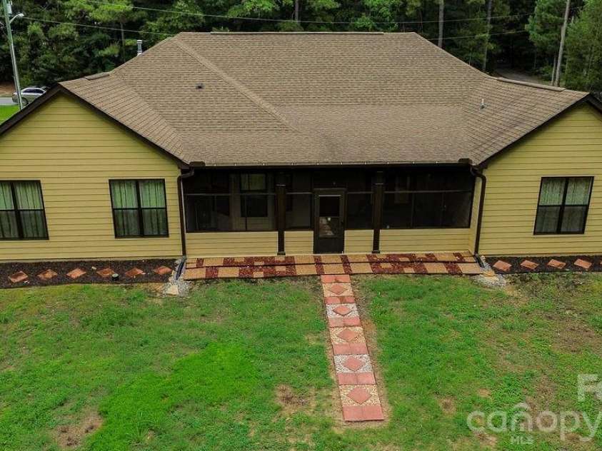 148 Williams Wood Drive, Prosperity, SC 29127.  MLS# CAR4395794, YatesRealty ID 31788. 