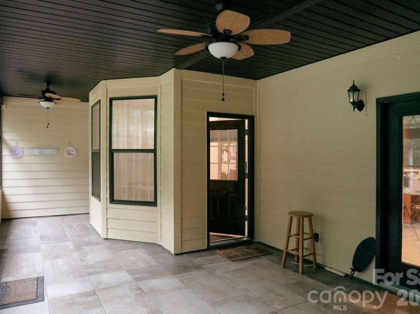 148 Williams Wood Drive, Prosperity, SC 29127.  MLS# CAR4395794, YatesRealty ID 31788. Screened Porch