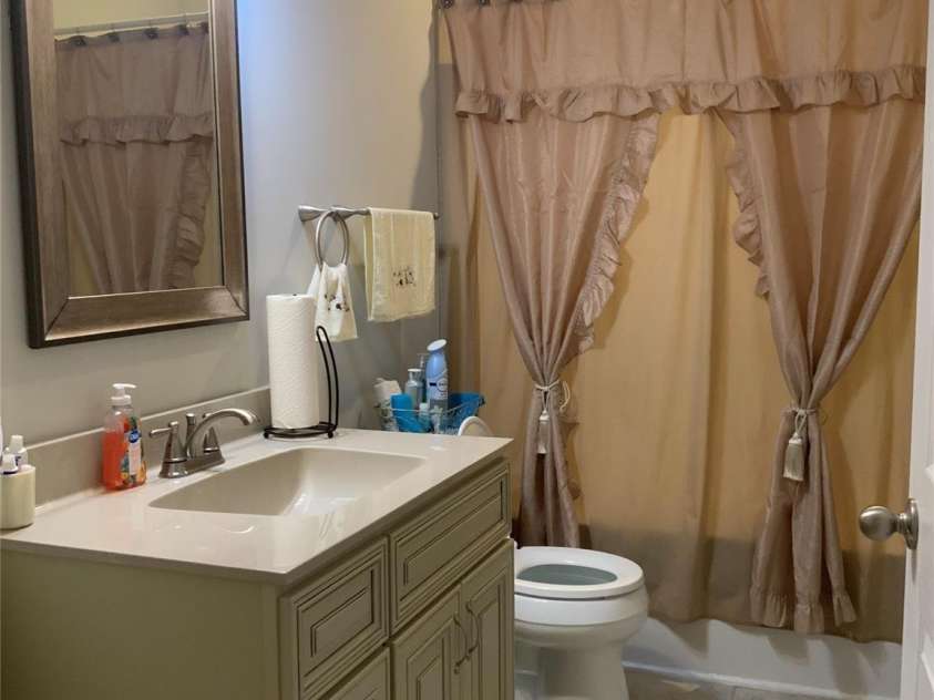 148 Williams Wood Drive, Prosperity, SC 29127.  MLS# CAR4395794, YatesRealty ID 31788. Second Bathroom