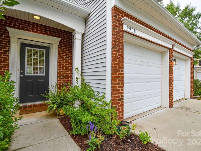 9908 Fallon Trace Avenue, Charlotte, NC 28277.  MLS# CAR4290429, YatesRealty ID 31789. 