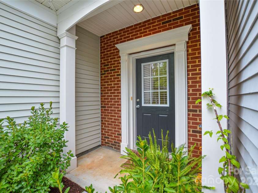 9908 Fallon Trace Avenue, Charlotte, NC 28277.  MLS# CAR4290429, YatesRealty ID 31789. 